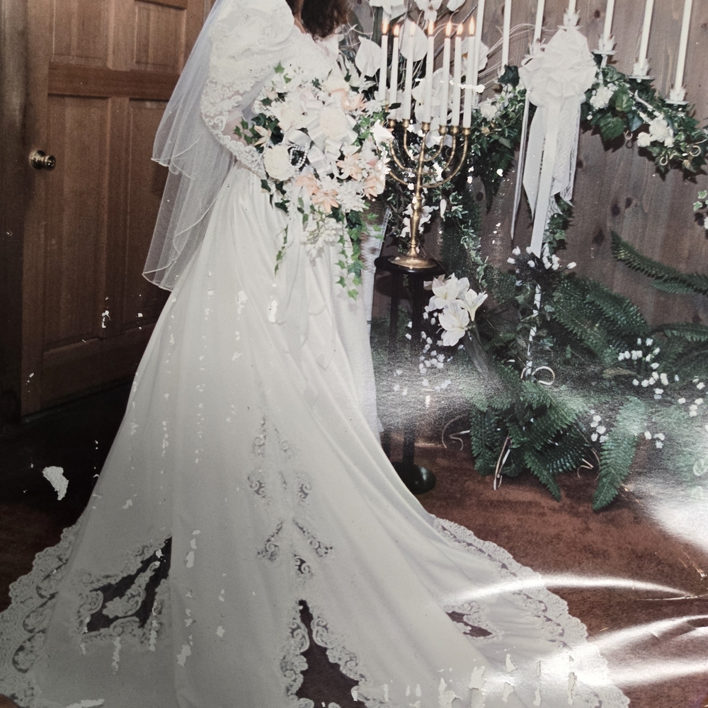 Elegant White Lace Wedding Dress